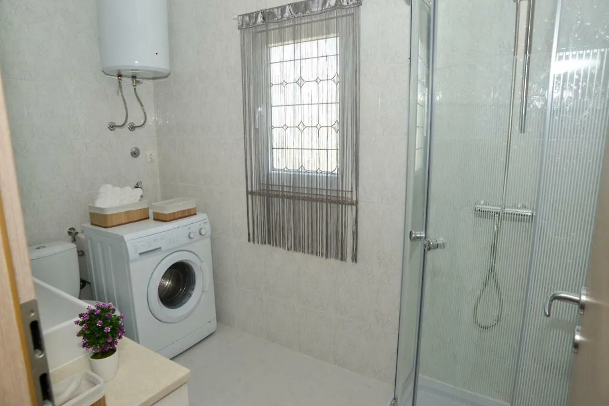 Apartment Antonio 자다르