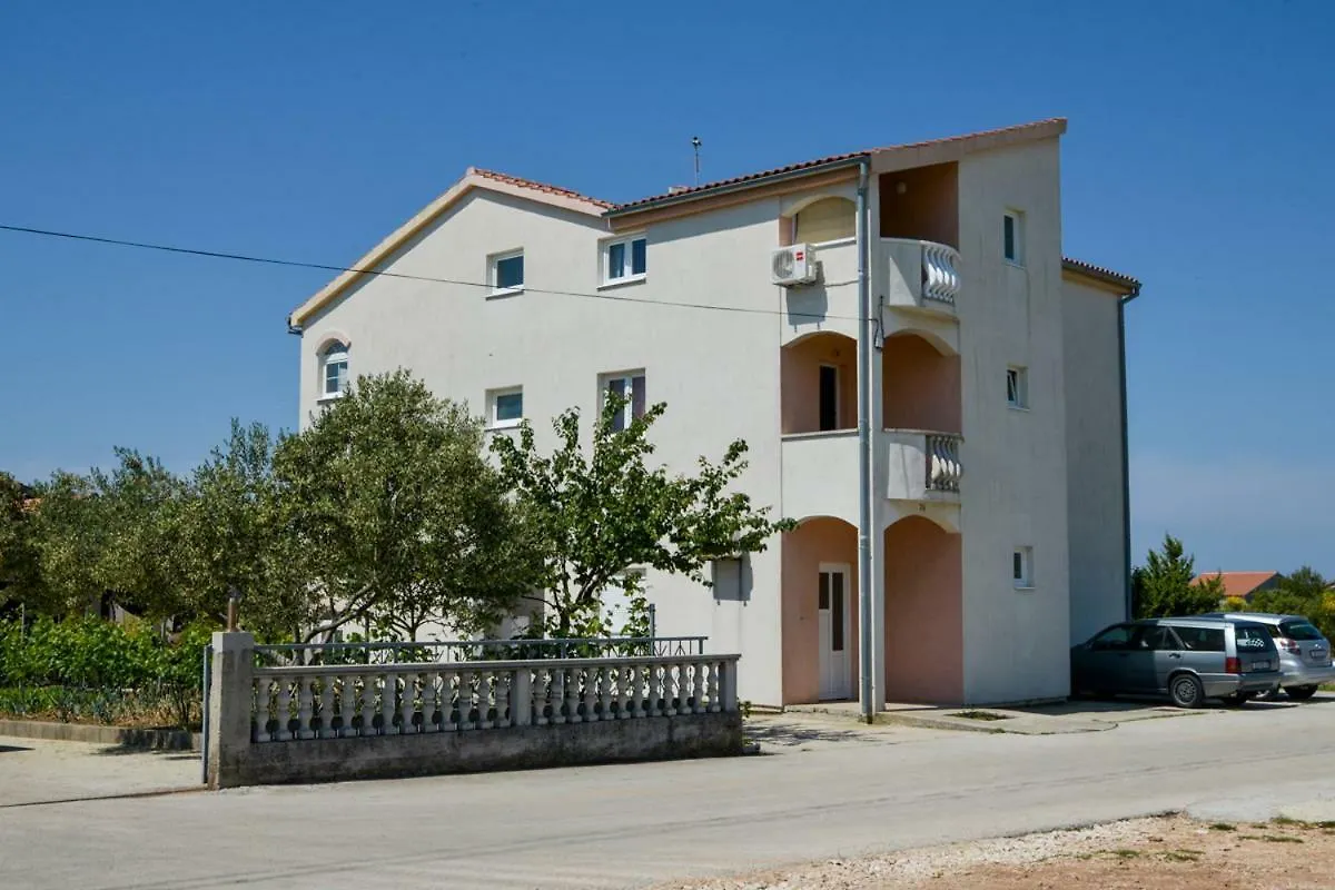 Apartment Antonio 자다르