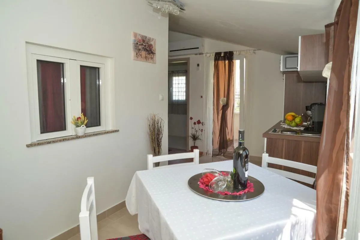 Apartment Antonio 자다르